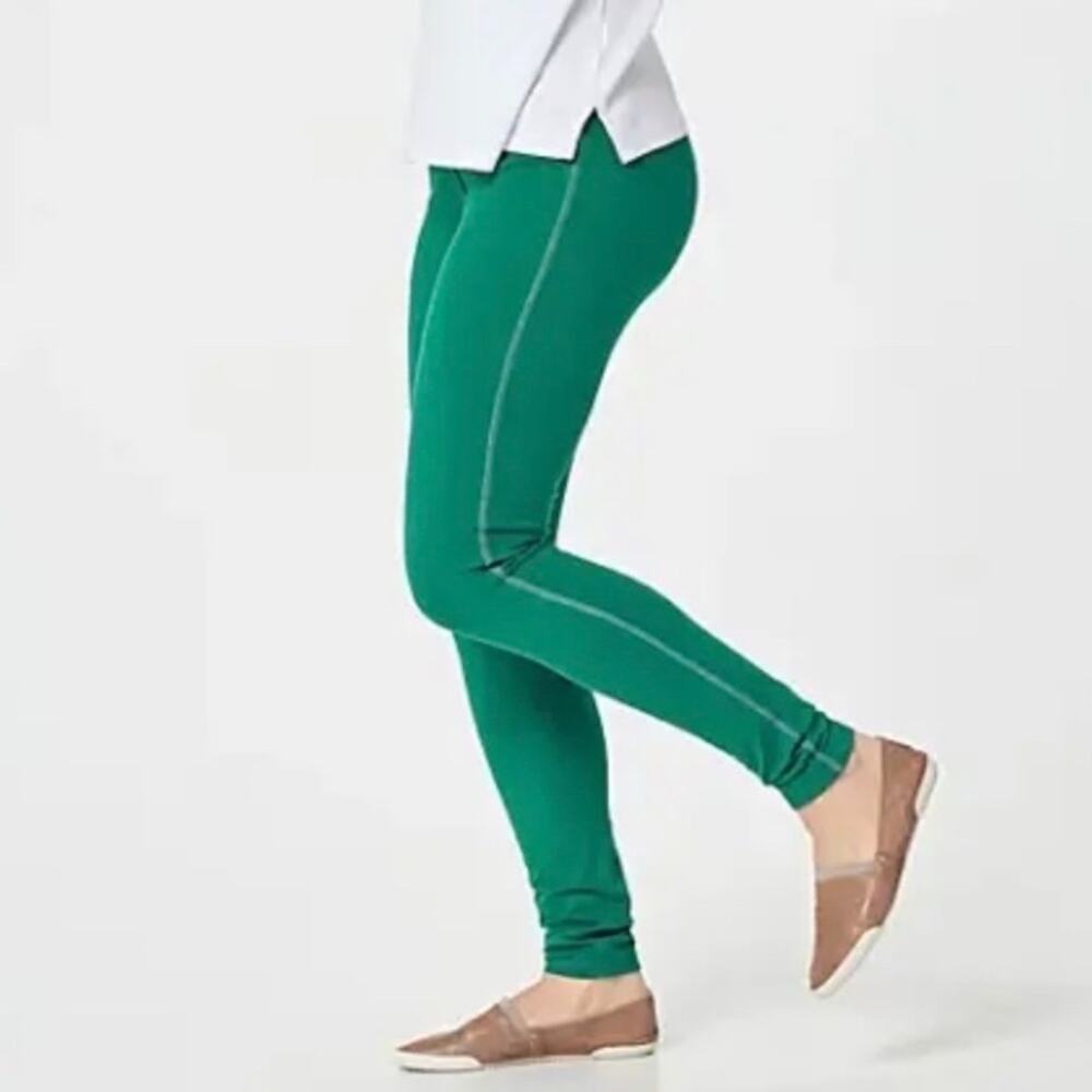 NWOT Logo Lounge evergreen contrast hem leggings